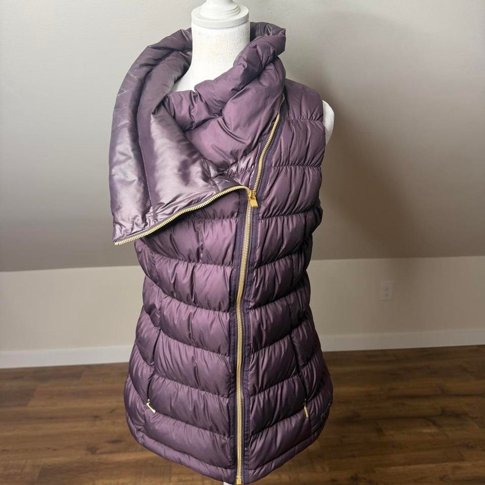 Athleta Quilted Puffer Vest Medium Plum Purple Gold Zip Cozy Fall Winter